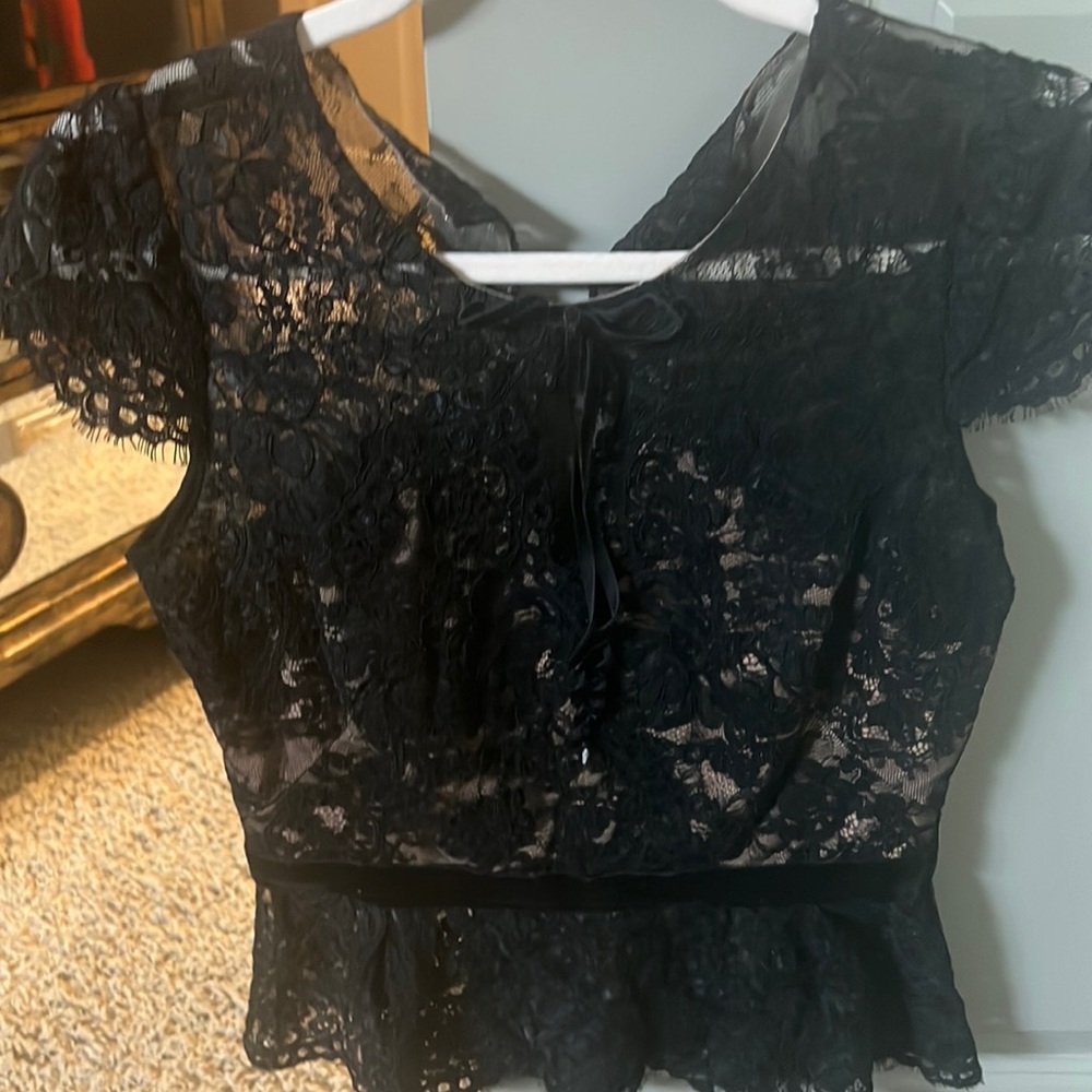 Black lace beautiful poplin top